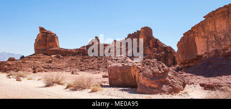 Schöne und Ungewöhnliche roten Sandstein Felsformationen in Timna Park im Süden Israels Stockfoto