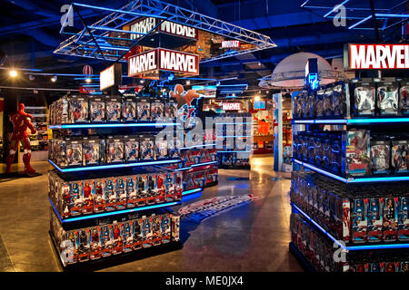 Moskau, Russland - März 2018: Einrichtung von Marvel Spielwaren Abteilung in Hamleys speichern. Marvel Comics Group ist ein Herausgeber des amerikanischen Comics und Auwi Stockfoto