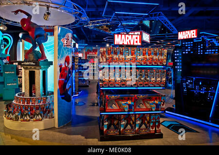 Moskau, Russland - März 2018: Einrichtung von Marvel Spielwaren Abteilung in Hamleys speichern. Marvel Comics Group ist ein Herausgeber des amerikanischen Comics und Auwi Stockfoto