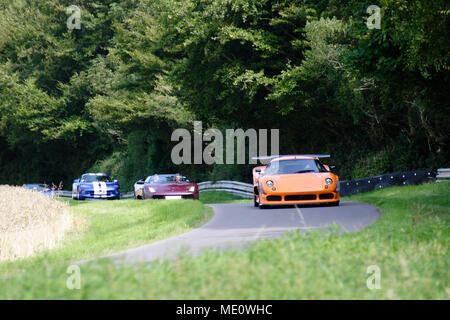 Orange Noble M12 GT 0-3 R Britische Sportwagen Sportwagen fahren und die Reihe der supercars einschließlich Lamborghini Murcielago Roadster und Dodge Viper. Stockfoto