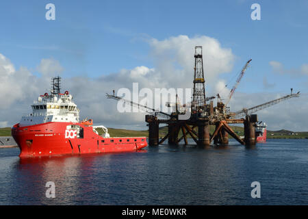 Buchan Alpha Oil Rig kommen in Lerwick Shetland für die Stilllegung für Altmetall geschnitten zu werden und recycelt werden Stockfoto