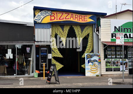 Nimbin, Australien - Dec 26, 2017. Nimbin ist eine üppige Hinterland Stadt, Drehscheibe für Gegenkultur und alternative soziale Aktivitäten, einzigartige Stadt im Norden Stockfoto