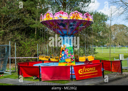 20. April 2018 des Kleinkindes Karussellfahrt im Bau, der auf den Rüsttag für das jährliche Frühlingsfest im Barnett's Demesne Belfast Stockfoto