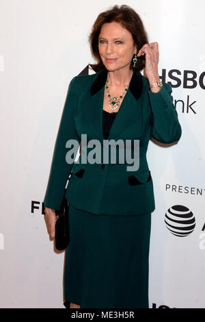 Jacqueline Bisset besucht die "blaue Nacht" Premiere bei der 17. jährlichen Tribeca Film Festival in der SVA Theater am 19. April 2018 in New York City. Stockfoto