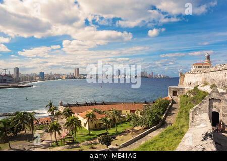 Havanna, Kuba - Dezember 11, 2017: Panorama von Havanna mit Leuchtturm Stockfoto