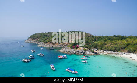 Luftaufnahme von Racha Island harbor Andaman Meer Phuket südlich von thailand Stockfoto