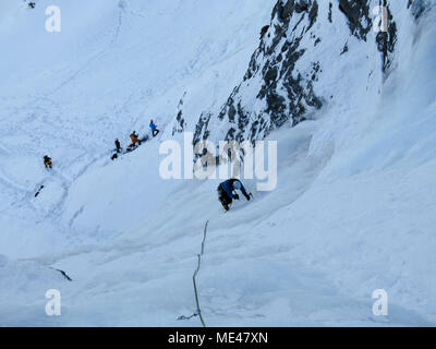 Eis in der Schweiz Klettern im Sertigtal in der Nähe von Davos. Stockfoto