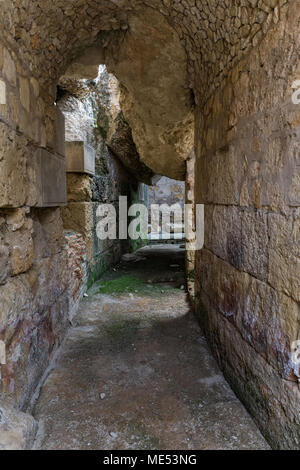 Galerie im antiken Amphitheater. Das römische Amphitheater von Italica in Santiponce. Sevilla. Spanien. Stockfoto