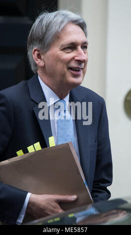 Bundeskanzler Philip Hammond fährt von Nummer 11 Downing Street für die Häuser des Parlaments. Mit: Philip Hammond, der Schatzkanzler Wo: London, England, Großbritannien Wann: 21 Mar 2018 Credit: Wheatley/WANN Stockfoto