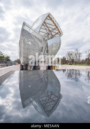 Frankreich, Paris - 1. April 2018: Fondation Louis Vuitton von Frank Gehry entworfenen Stockfoto