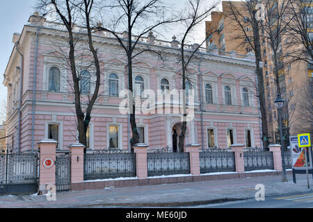 Moskau, Russland - 18. März 2018. Historische Herrenhaus auf der Straße Bolshaya Nikitskaya Straße in Moskau, die derzeit durch die Botschaft von der Türkei besetzt. Stockfoto