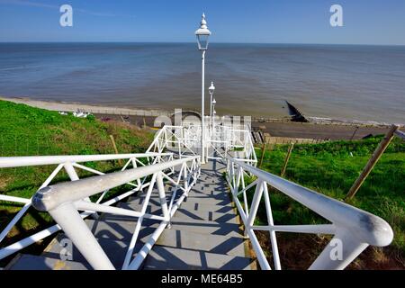 Zugang zum Strand Schritte Cromer Norfolk England England Stockfoto