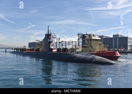 Die US-Marine Los Angeles-Klasse schnell-Angriffs-U-Boot USS Annapolis kommt an der Naval Base Point Loma Februar 2, in San Diego, Kalifornien, 2018. (Foto von Derek Harkins über Planetpix) Stockfoto