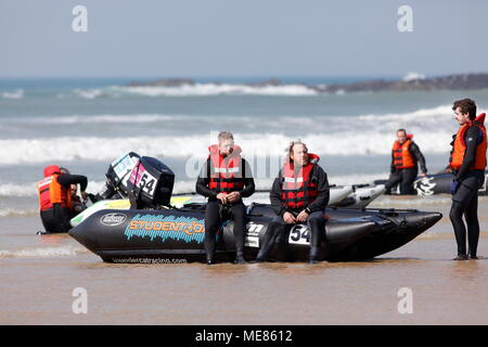 Newquay, Cornwall. 21. April 2018. 2018 Thundercat Racing Championship Tag 1 Fistral Beach. Newquay, Cornwall, England. 21. April 2018. Tag Einer der Thundercat Meisterschaften erfolgt auf den Fistral Beach. Credit: Nicholas Burningham/Alamy leben Nachrichten Stockfoto