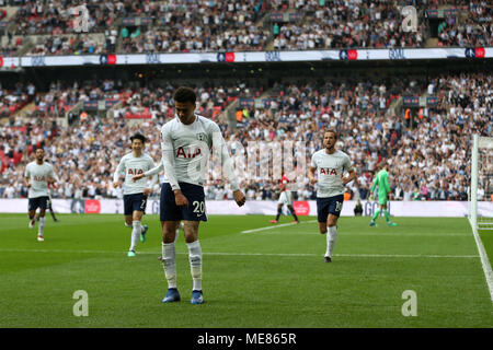 London, Großbritannien. 21. April 2018. London, Großbritannien. 21. April 2018. Dele Alli von Tottenham Hotspur © feiert, nachdem er zählt seine Mannschaften 1. Ziel. Die Emirate FA Cup semi final Match, Manchester Utd v Tottenham Hotspur im Wembley Stadion in London am Samstag, 21. April 2018. Dieses Bild dürfen nur für redaktionelle Zwecke verwendet werden. Nur die redaktionelle Nutzung, eine Lizenz für die gewerbliche Nutzung erforderlich. Keine Verwendung in Wetten, Spiele oder einer einzelnen Verein/Liga/player Publikationen. pic von Andrew Obstgarten/Andrew Orchard sport Fotografie/Alamy leben Nachrichten Stockfoto