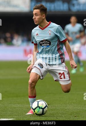 Viigo (Spanien). Spanisch ersten Liga Fußballspiel Celta de Vigo vs Valencia. Celta von Emre Mor steuert die Kugel während des Celta vs Valencia Fußballspiel am Balaidos Stadion in Vigo, am 21. April 2018. Â© Rodriguez Alen Cordon drücken Sie Stockfoto