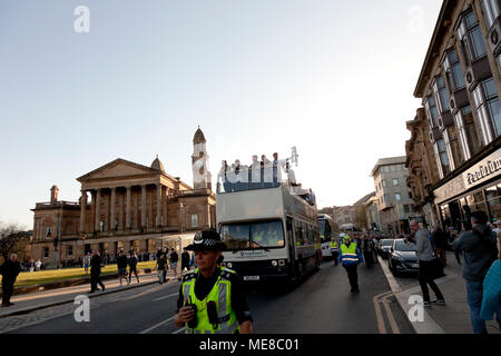 Paisley, UK, 21. April 2018. St. Mirren Meisterschaft parade Paisley 21. April 2018 Credit: David Cameron/Alamy leben Nachrichten Stockfoto