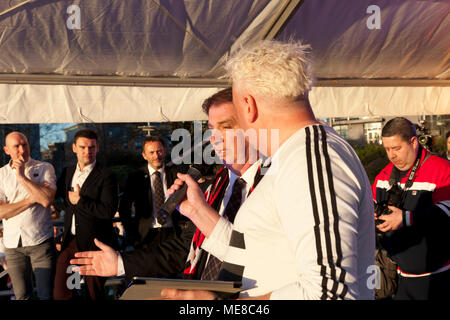 Paisley, UK, 21. April 2018. St. Mirren Meisterschaft parade Paisley 21. April 2018 Credit: David Cameron/Alamy leben Nachrichten Stockfoto