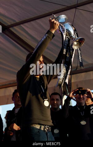 Paisley, UK, 21. April 2018. St. Mirren Meisterschaft parade Paisley 21. April 2018 Credit: David Cameron/Alamy leben Nachrichten Stockfoto