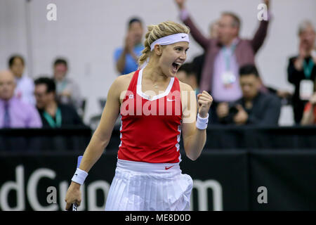 Montreal, Kanada, 21. April 2018. Eugenie Bouchard von Kanada reagiert nach dem Sieg gegen Kateryna Bondarenko aus der Ukraine in der Fed Cup Weltgruppe II Play-off-Partie Tennis in Montreal, Quebec, Kanada am Samstag, 21. April 2018. Credit: Dario Ayala/Alamy leben Nachrichten Stockfoto