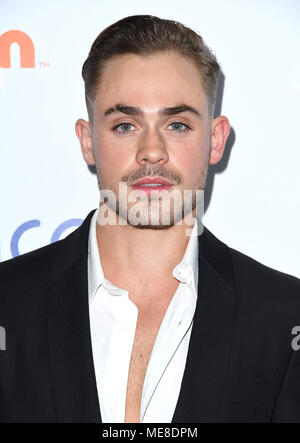 Beverly Hills, CA, USA. 21 Apr, 2018. 21. April 2018 - Beverly Hills, Kalifornien - dacre Montgomery. 9. Jährliche Durst Gala statt im Beverly Hilton Hotel Photo Credit: Birdie Thompson/AdMedia Credit: Birdie Thompson/AdMedia/ZUMA Draht/Alamy leben Nachrichten Stockfoto