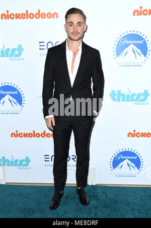 Beverly Hills, CA, USA. 21 Apr, 2018. 21. April 2018 - Beverly Hills, Kalifornien - dacre Montgomery. 9. Jährliche Durst Gala statt im Beverly Hilton Hotel Photo Credit: Birdie Thompson/AdMedia Credit: Birdie Thompson/AdMedia/ZUMA Draht/Alamy leben Nachrichten Stockfoto