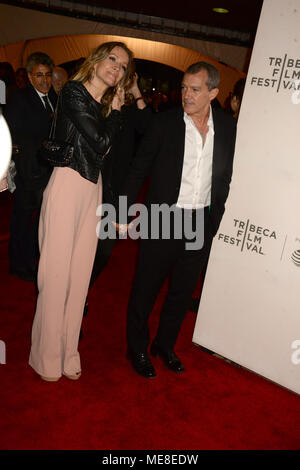 NEW YORK, NY - 20. April: Antonio Banderas, Nicole Kempel besucht 'Genius: Picasso" während des Tribeca Film Festival 2018 BMCC Tribeca PAC am 20. April 2018 in New York City. Personen: Antonio Banderas, Nicole Kempel Stockfoto