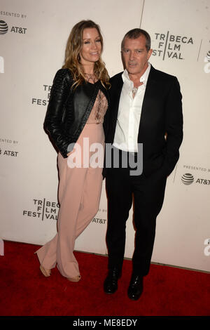 NEW YORK, NY - 20. April: Antonio Banderas, Nicole Kempel besucht 'Genius: Picasso" während des Tribeca Film Festival 2018 BMCC Tribeca PAC am 20. April 2018 in New York City. Personen: Antonio Banderas, Nicole Kempel Stockfoto