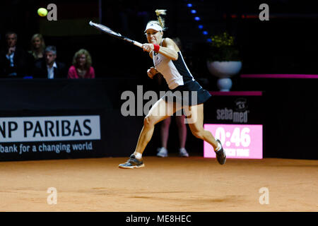 Deutsche Tennisspieler Angelique Kerber in Aktion während der Fed Cup Halbfinale gegen Tschechien. Stockfoto