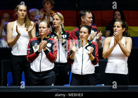 Das deutsche Fed Cup Team mit Antonia Lottner (L-R), Anna-Lena Grönefeld, Barbara Rittner, Tatjana Maria und Julia Görges. Stockfoto