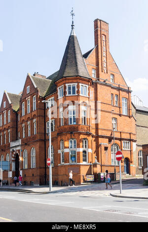 Battersea Bibliothek in Lavender Hill in der Nähe von Clapham Junction, South London. Stockfoto