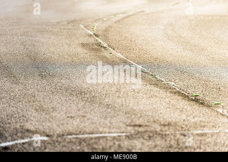 Closeup temporäre Gelb devider Auf de Autobahn. Stockfoto