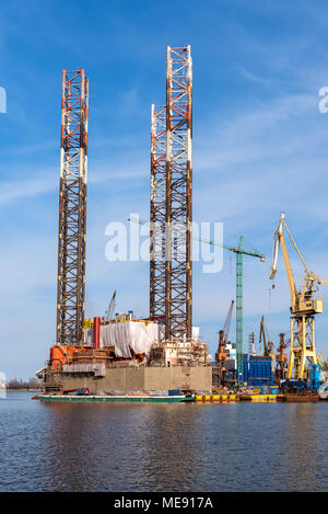 Bohrinsel angedockt in Werft in Danzig. Polen Stockfoto