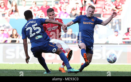 Bristol City Joe Bryan Kerben fünften Ziel seiner Seite des Spiels während der Sky Bet Championship match bei Ashton Gate, Bristol. Stockfoto