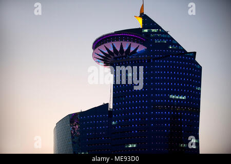 Qatar Petroleum Gebäude Turm im finanziellen Bereich von Doha, der Hauptstadt von Katar am Arabischen Golf Land Stockfoto