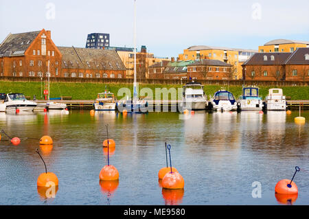 Kopenhagen, Dänemark - 13 April 2010: langelinie Marina. Pier mit Booten und Yachten Stockfoto