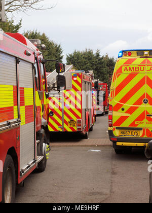 Eine Wohnung im Erdgeschoss Feuer an 'Knotts Wohnungen in Tynemouth an den Ufern des Flusses Tyne in North Tyneside, in der Nähe von Newcastle. Stockfoto