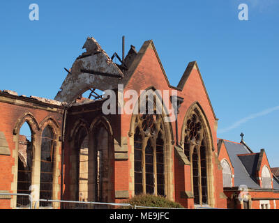 Eine Flamme zerrissen durch den ehemaligen "Trinity United Reform Church in South Parade, Whitley Bay. North Tyneside, Newcastle Upon Tyne. Stockfoto