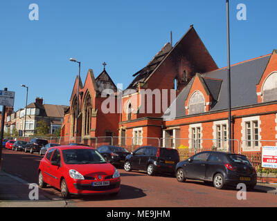 Eine Flamme zerrissen durch den ehemaligen "Trinity United Reform Church in South Parade, Whitley Bay. North Tyneside, Newcastle Upon Tyne. Stockfoto