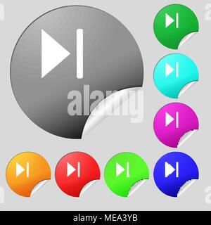 Nächsten Titel Symbol unterzeichnen. Satz von acht bunte runde Buttons, Aufkleber. Vector Illustration Stock Vektor