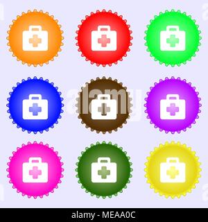 Erste Hilfe Set Symbol unterzeichnen. Ein Set von 9 verschiedenen farbigen Etiketten. Vector Illustration Stock Vektor