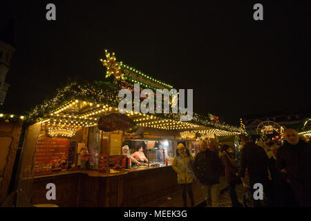 Traditionelle Weihnachtsmarkt oder Weihnachtsmarkt in Bonn, Nordrhein-Westfalen, Deutschland. Stockfoto