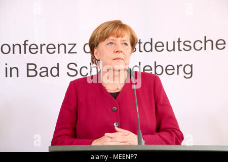 Bad Saarow, Deutschland - 18 April 2018: Portrait Foto von Bundeskanzlerin Angela Merkel. Es war während einer Pressekonferenz in schlechten Schmied erstellt Stockfoto