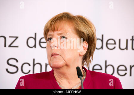 Bad Saarow, Deutschland - 18 April 2018: Portrait Foto von Bundeskanzlerin Angela Merkel. Es war während einer Pressekonferenz in schlechten Schmied erstellt Stockfoto