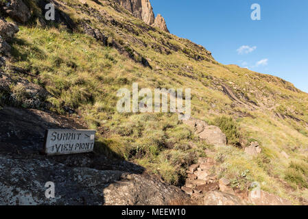 Ein Schild auf der Sentinel Trail auf den Tugela Wasserfall in den Drakensbergen Stockfoto