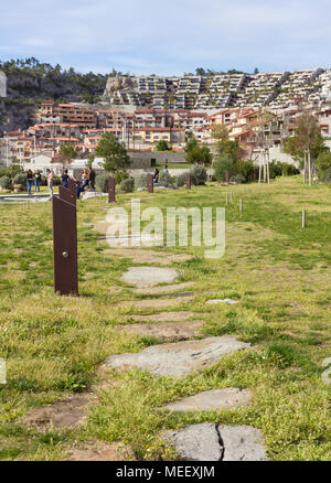 DUINO AURISINA, Italien - 14 April, 2018: Bereich Gras in den Badeort Portopiccolo, in der Nähe von Triest, Italien Stockfoto