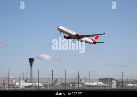 Virgin Atlantic Airbus A330 G-vufo Abflug vom Flughafen London Heathrow, Großbritannien Stockfoto