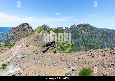 Pico Do Arieiro Pfad wandern Abenteuer Stockfoto