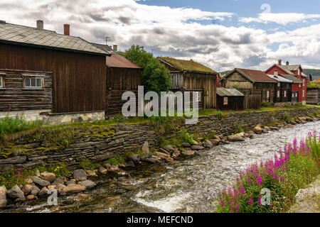 Roros eine herritage Stadt North-Norway UNESCO-Liste der Häuser am Fluss Stockfoto