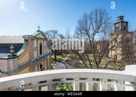 Luftaufnahme von St. Olai Kirche und das olai Park im Frühling in Norrköping, Schweden. Norrköping ist eine historische Stadt in Schweden. Stockfoto